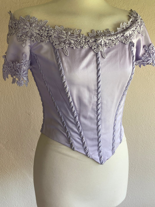 Conjunto vintage lila de estilo princesa