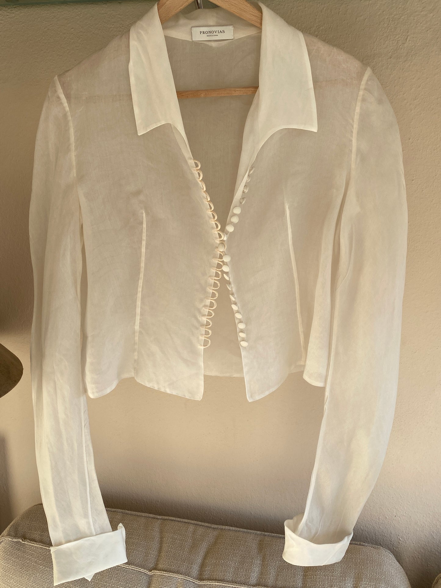 Chaqueta de organza con cuello camisero