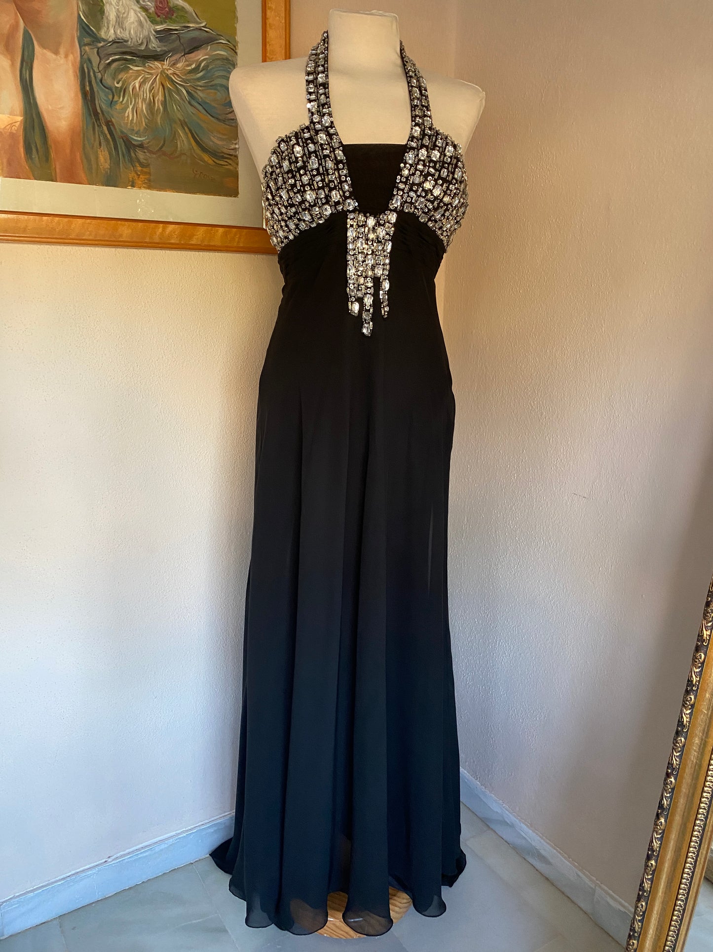 Vestido de fiesta negro con cristales