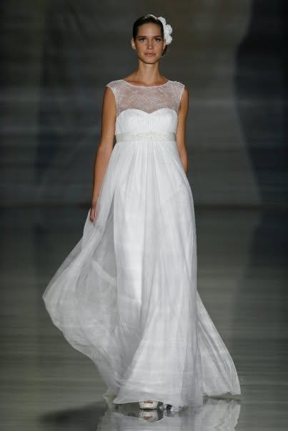 Vestido de novia corte imperio en tul y encaje