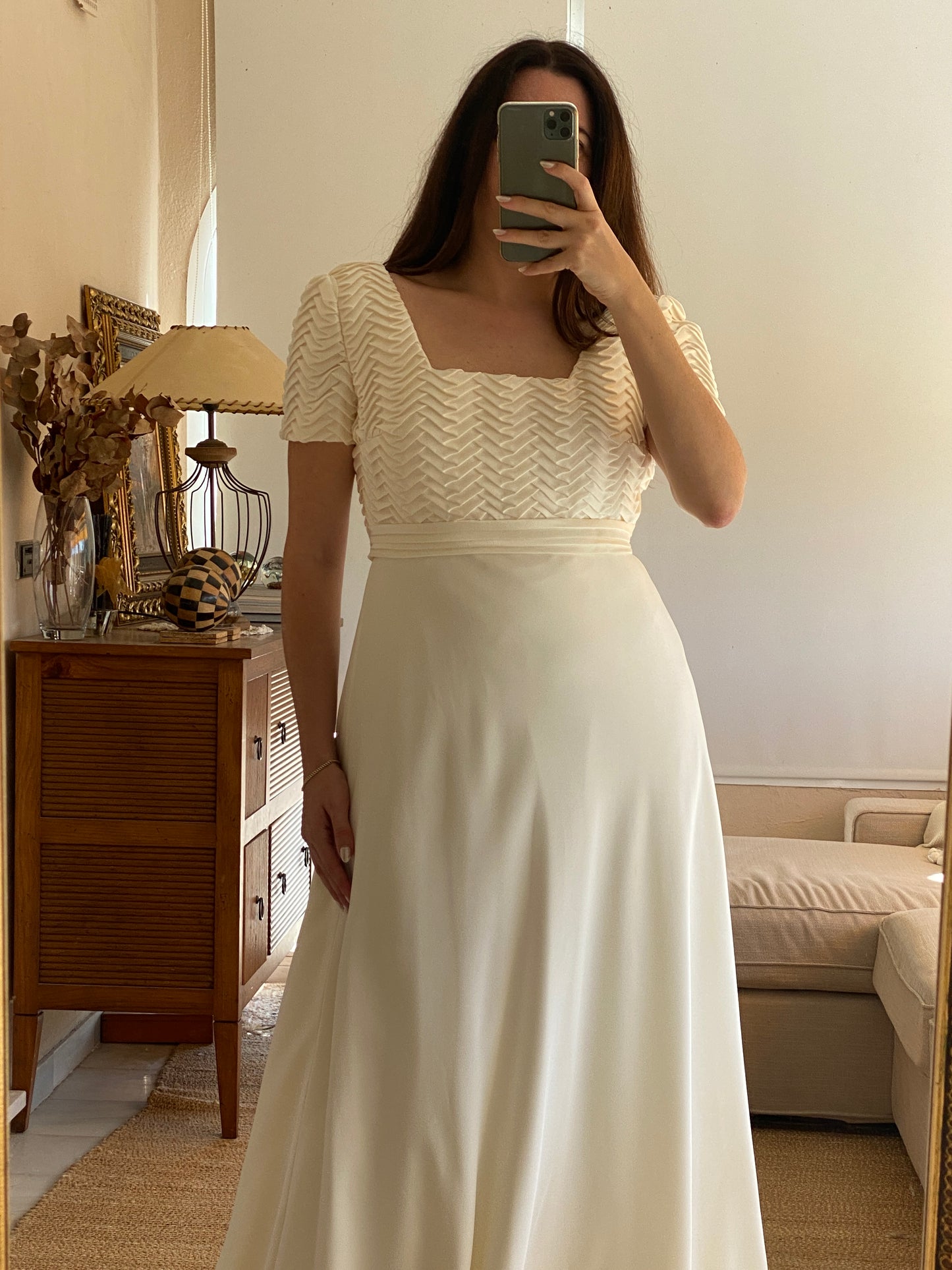 Vestido de novia marfil de corte imperio