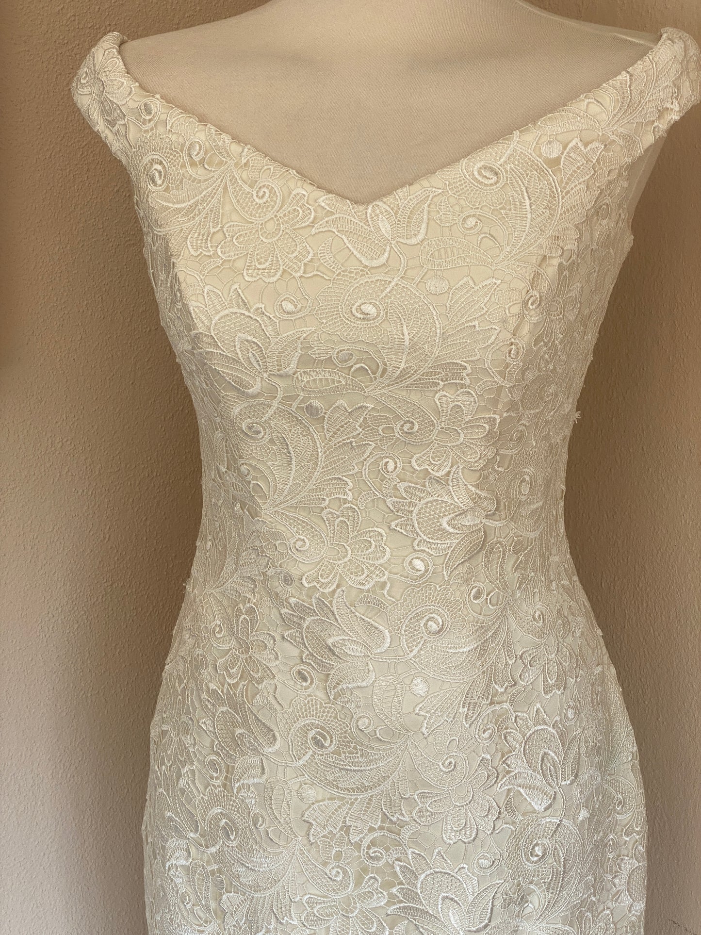 Vestido Petro Valverde de encaje guipur