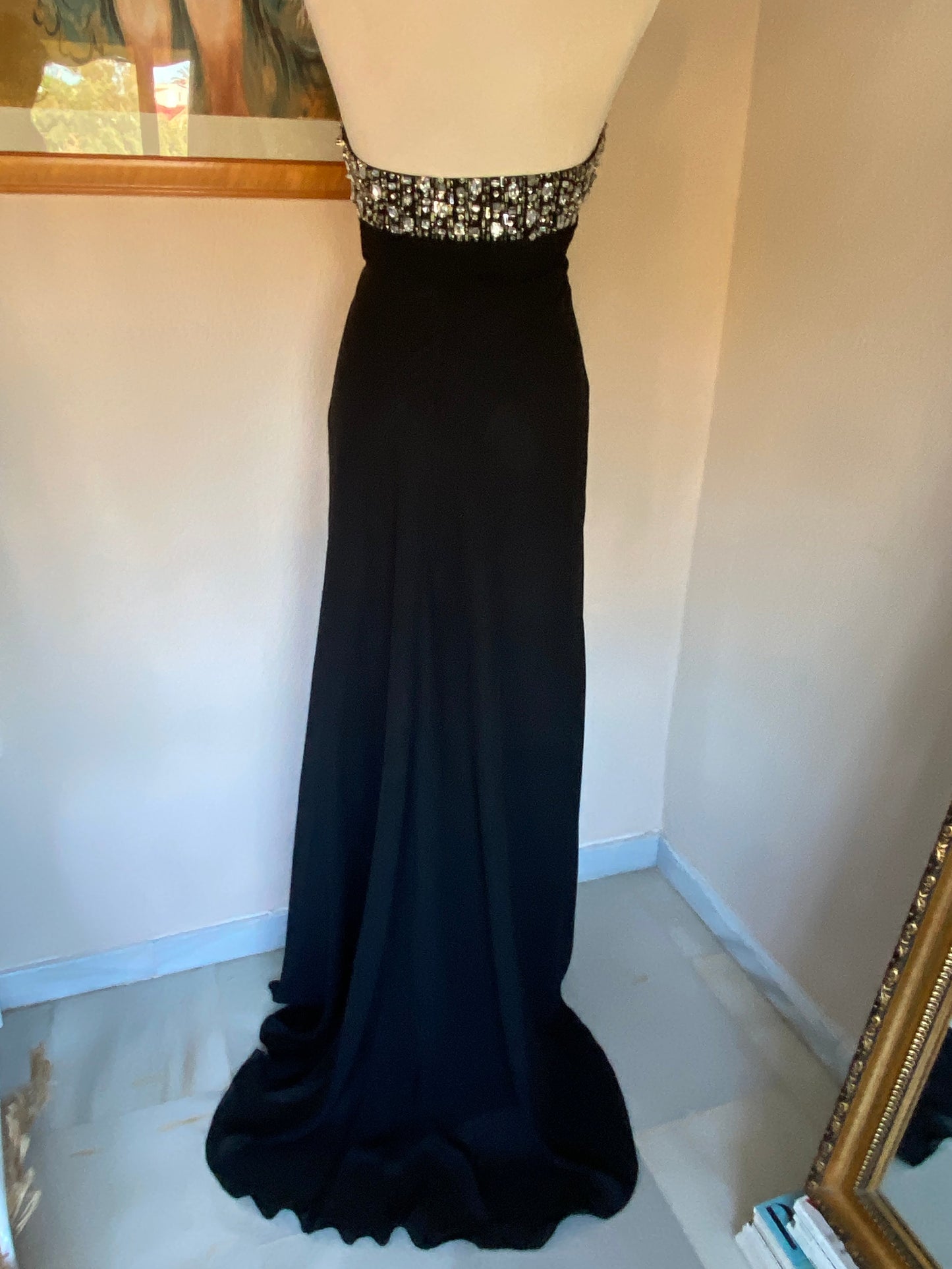Vestido de fiesta negro con cristales