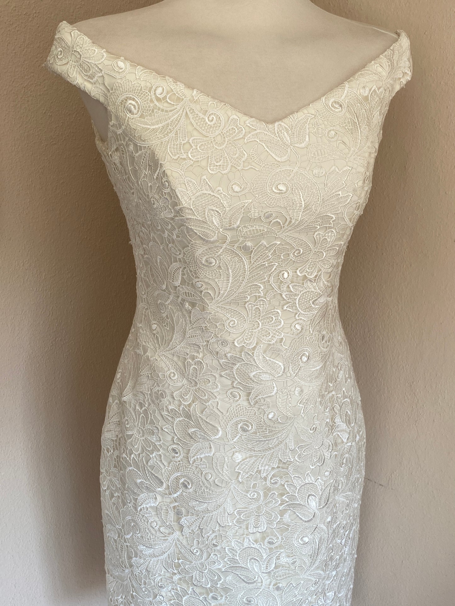Vestido Petro Valverde de encaje guipur