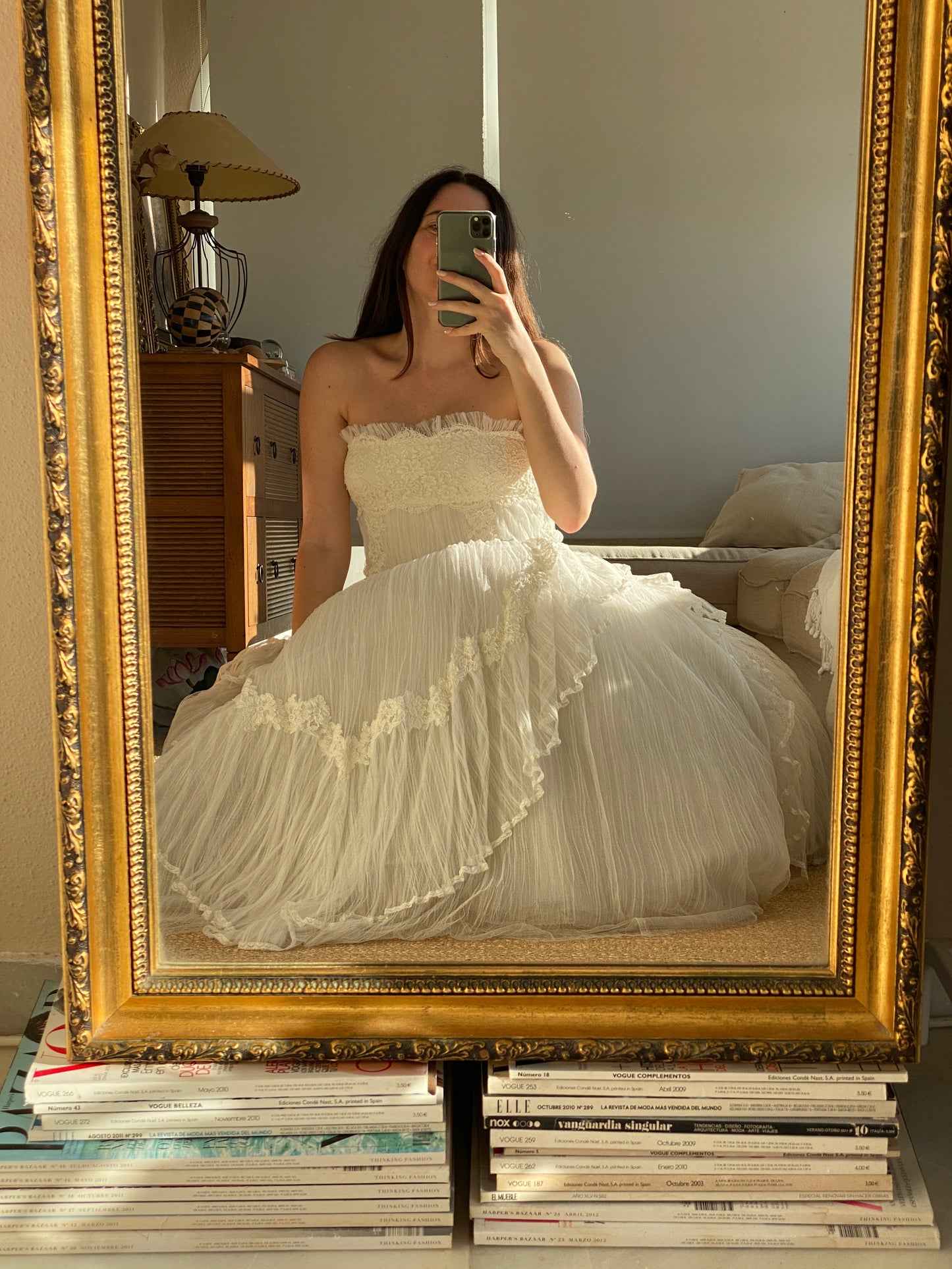 Vestido de novia palabra de honor en tul plisado y encaje