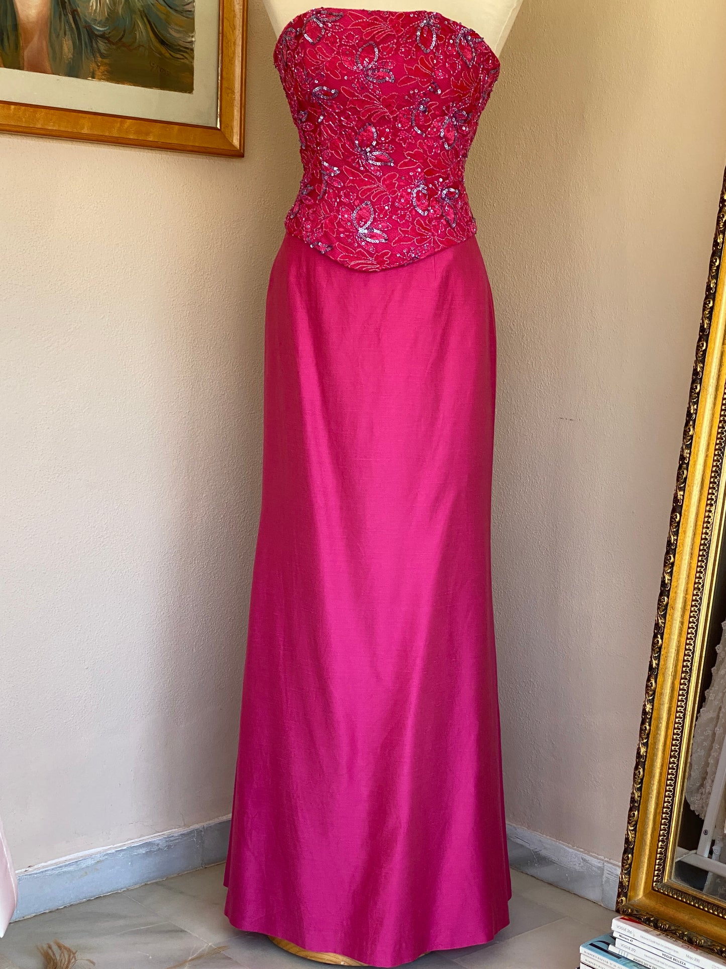 Conjunto vintage de seda con mariposas bordadas