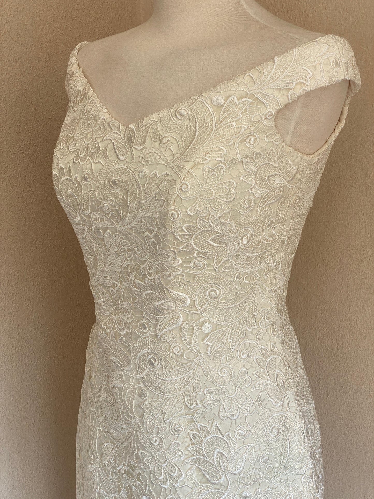 Vestido Petro Valverde de encaje guipur