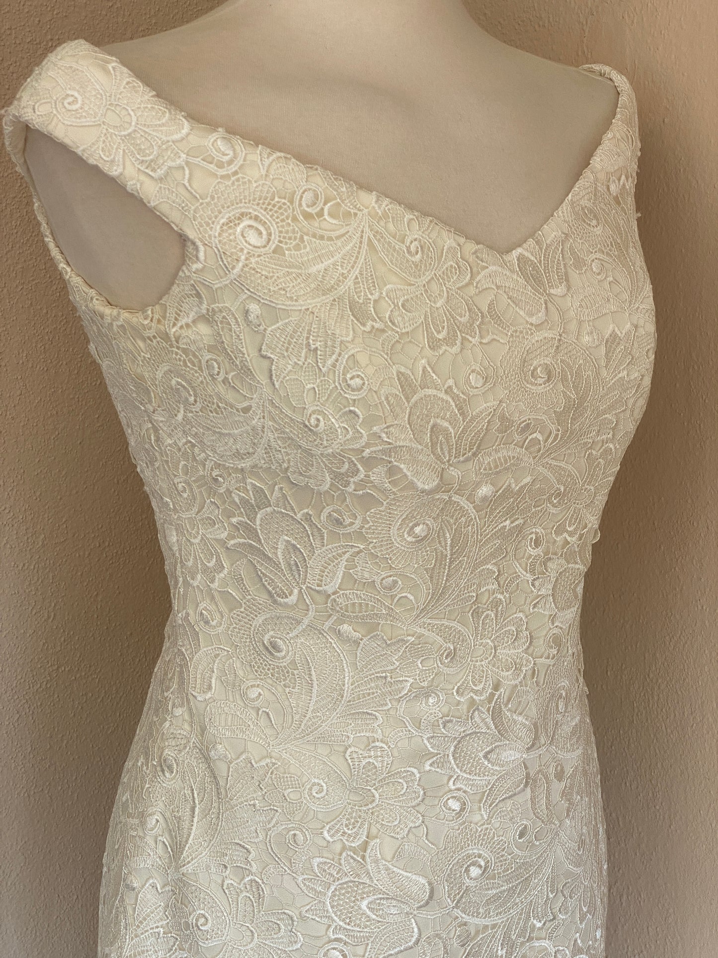 Vestido Petro Valverde de encaje guipur