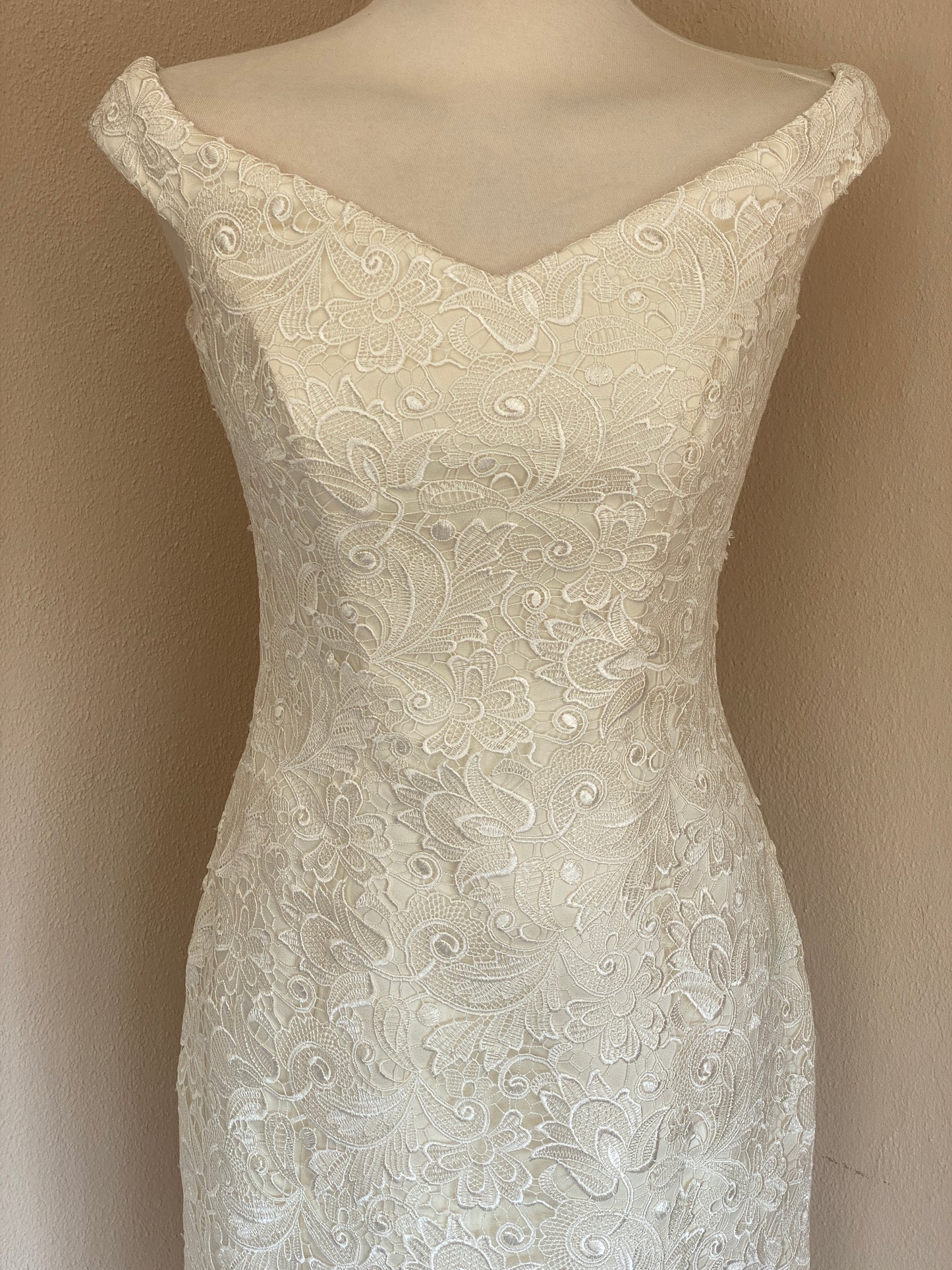 Vestido Petro Valverde de encaje guipur