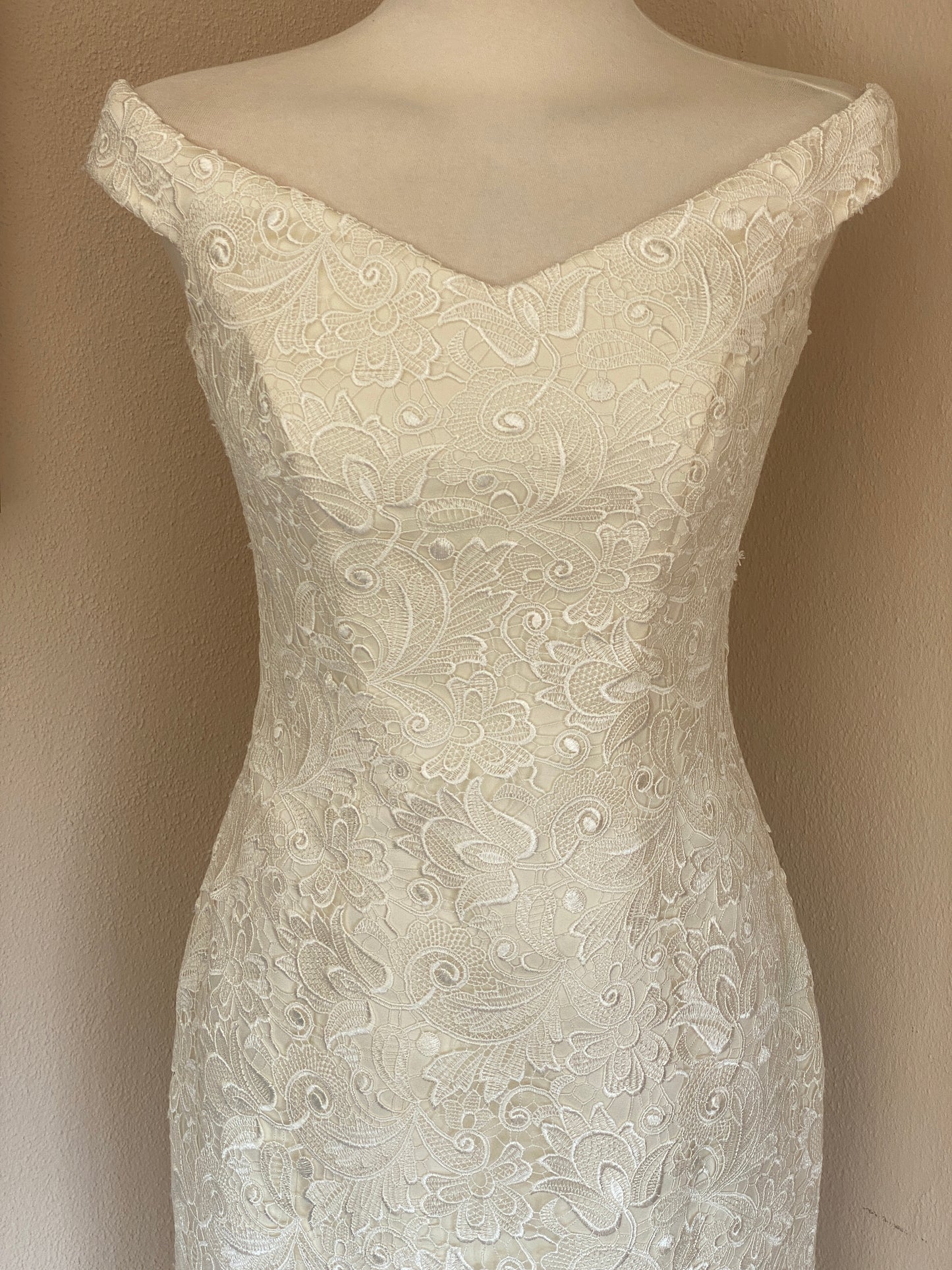 Vestido Petro Valverde de encaje guipur