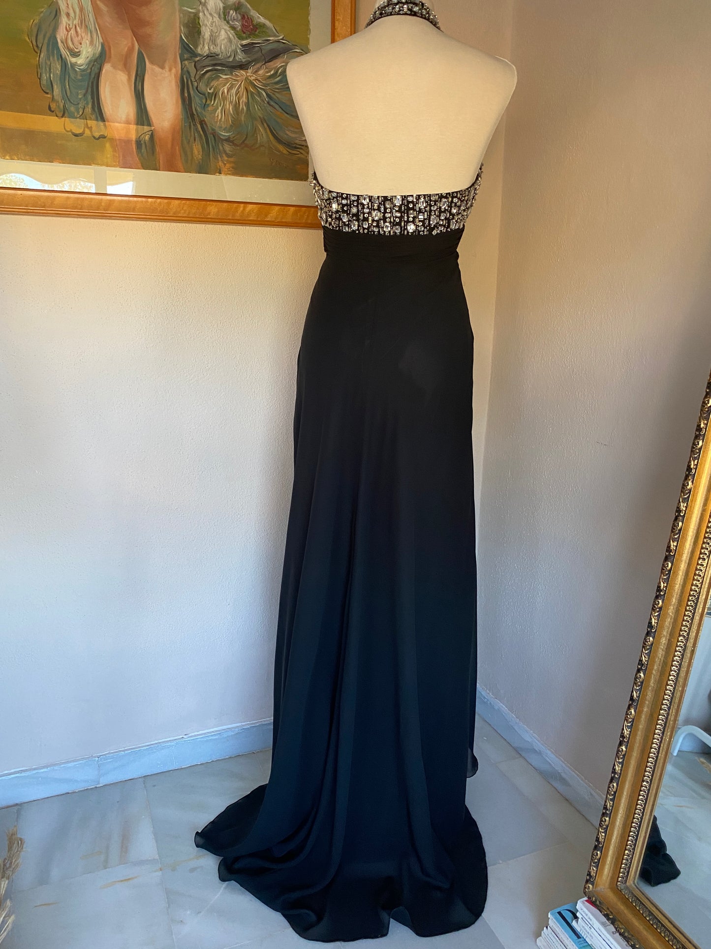 Vestido de fiesta negro con cristales