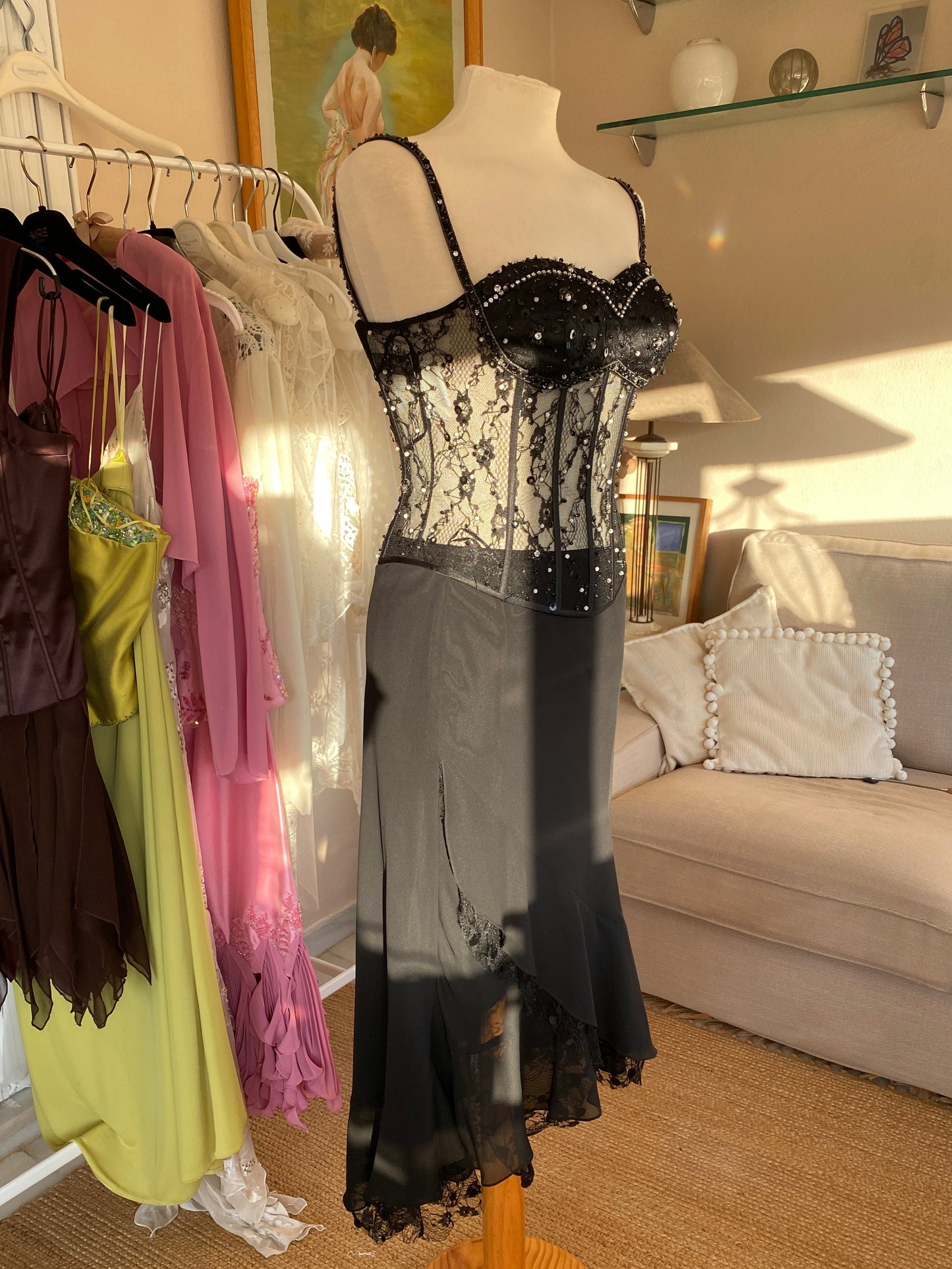 Set negro de falda y corpiño de encaje