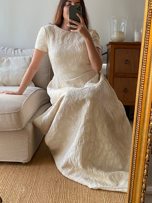 Vestido de novia vintage en seda brocada