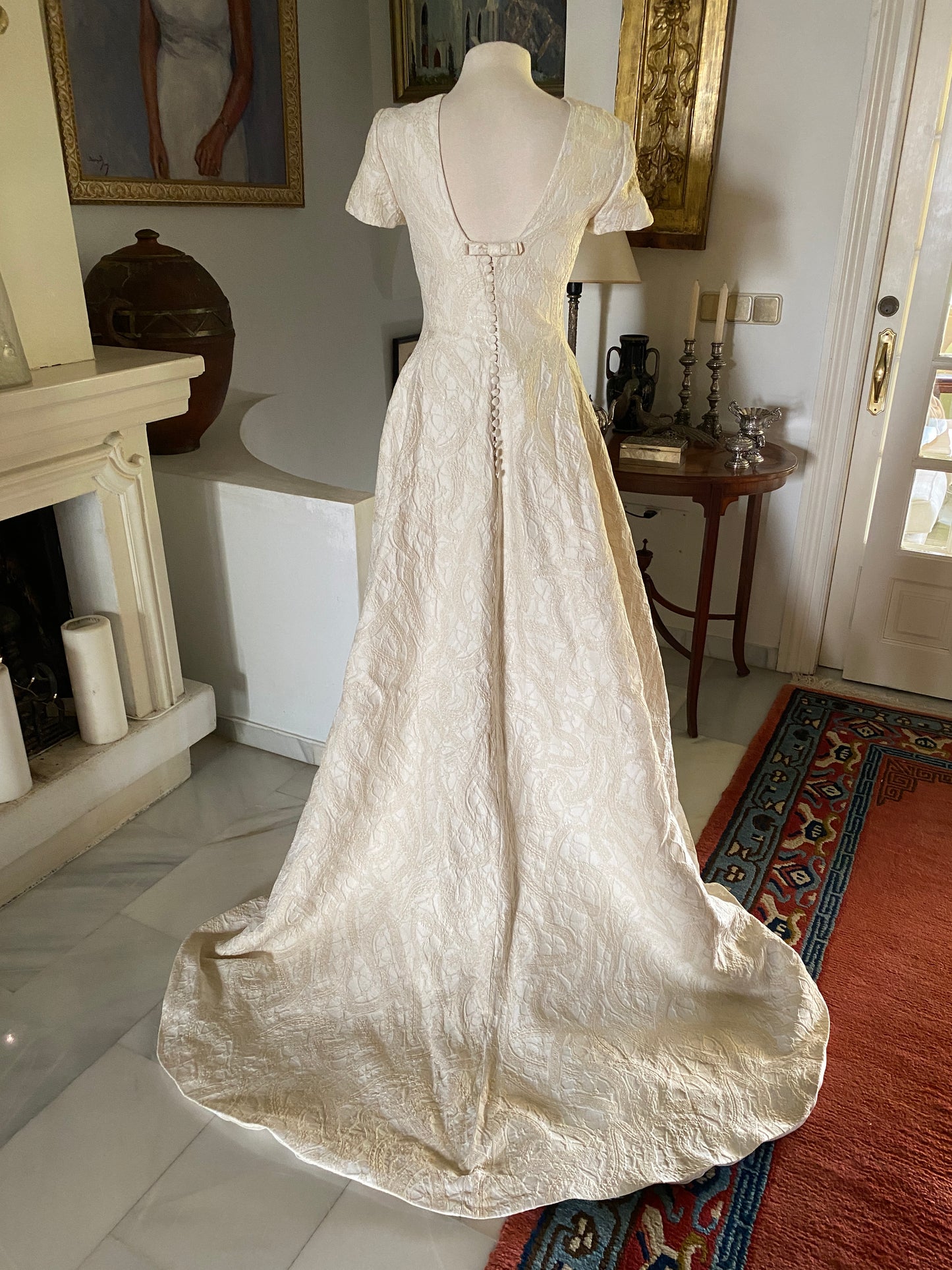 Vestido de novia vintage en seda brocada