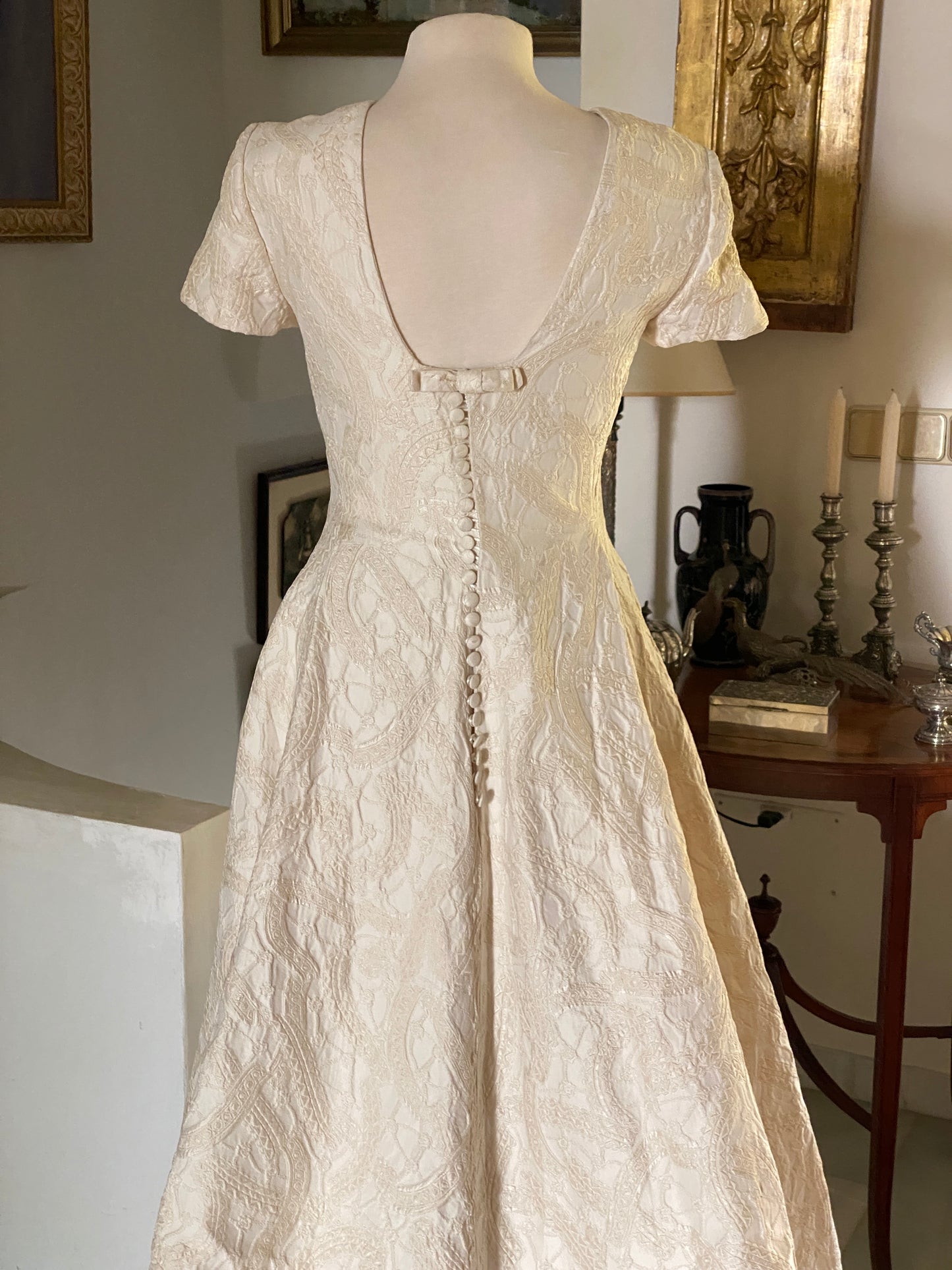 Vestido de novia vintage en seda brocada