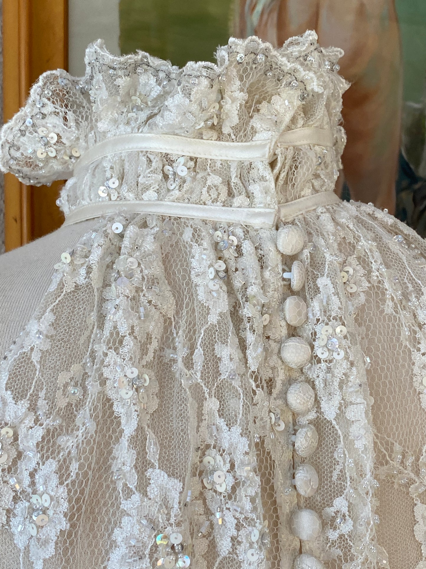 Top halter corto en encaje