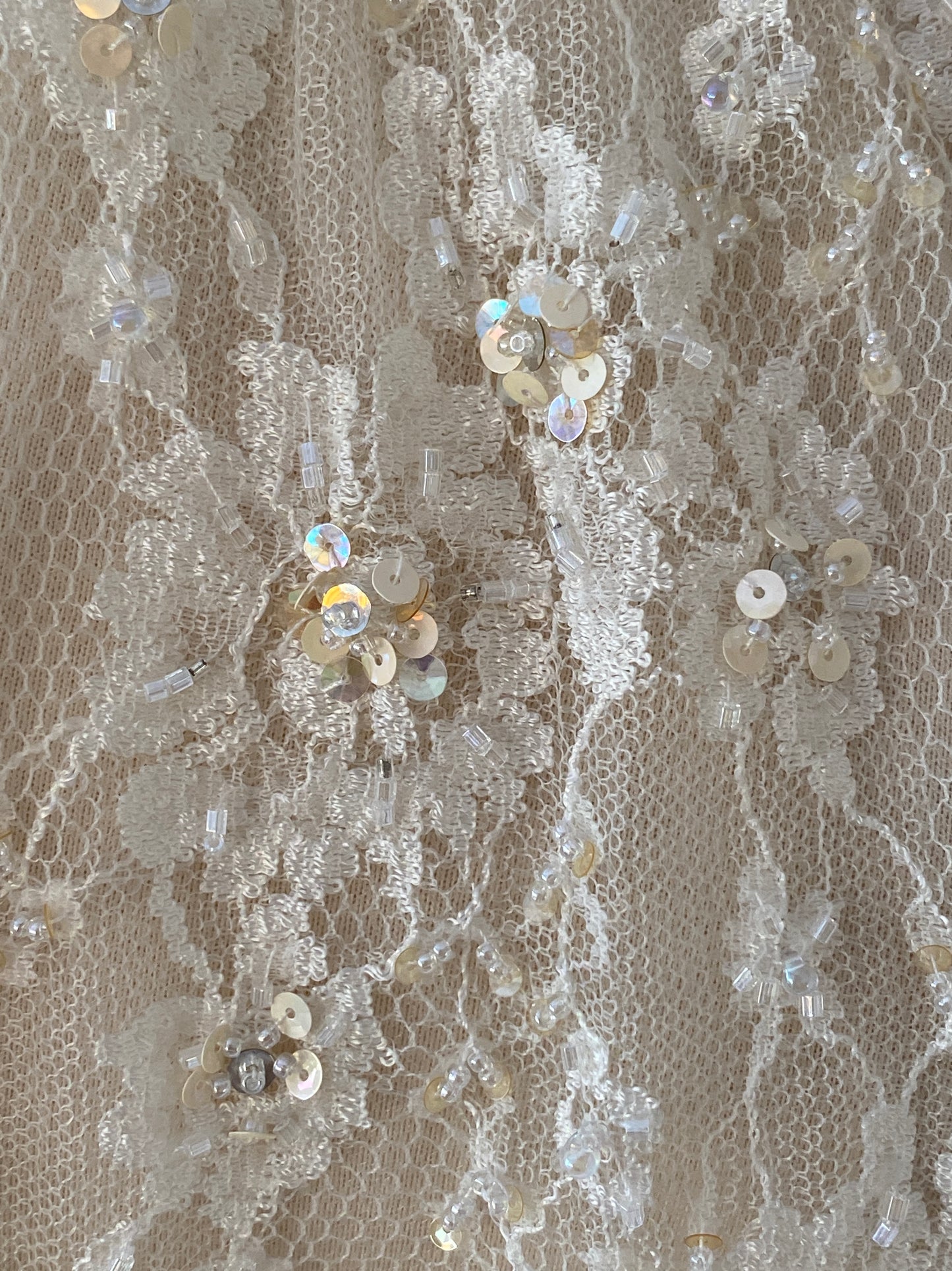 Top halter corto en encaje